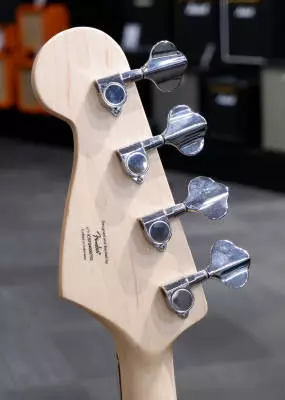 Squier - Sonic Bronco Bass, Laurel Fingerboard - Black 2